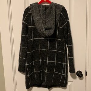 Cyrus XS black&white cardigan with hood great condition